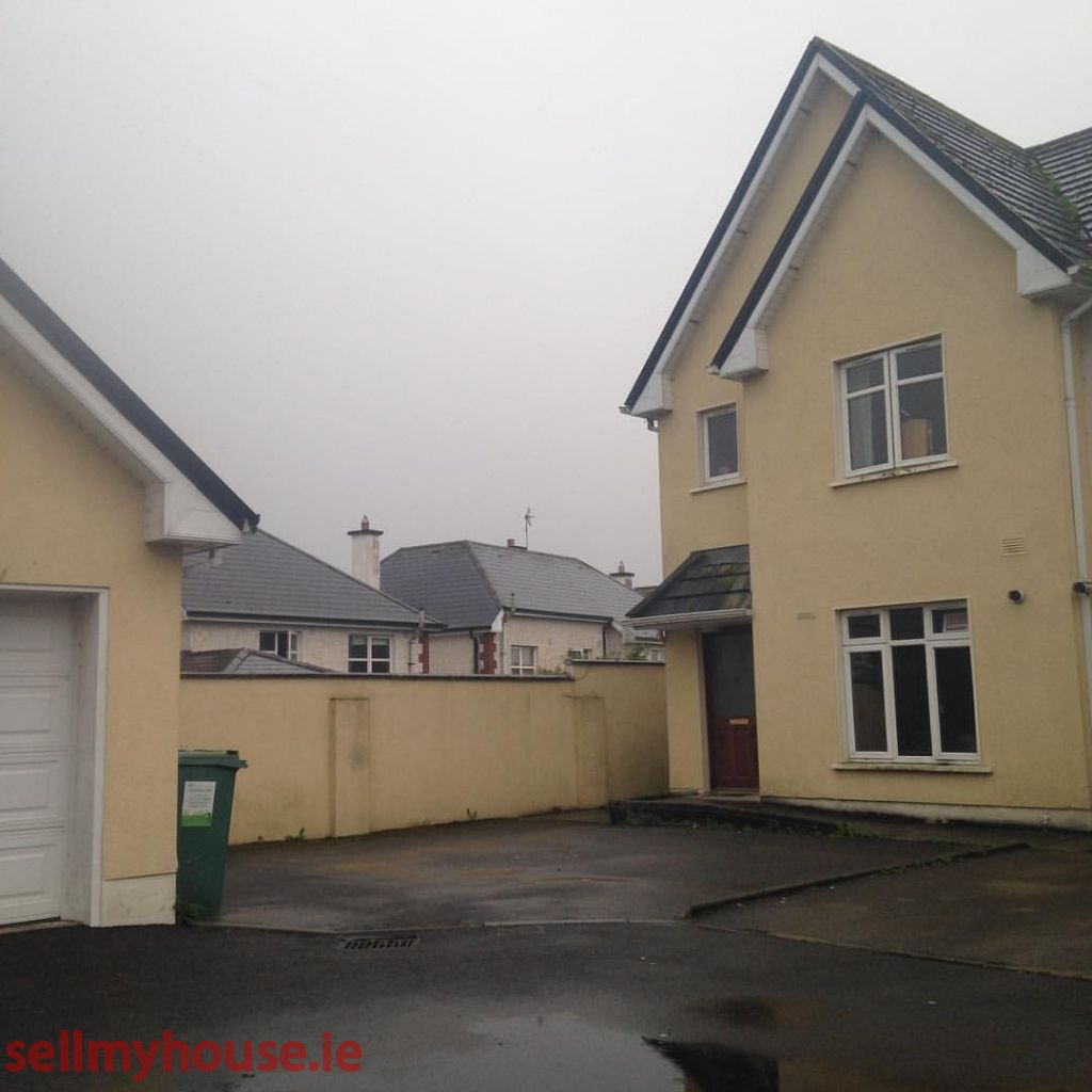 For sale in Cnoc Ard, Ballina, Killaloe , Tipperary Houses for sale