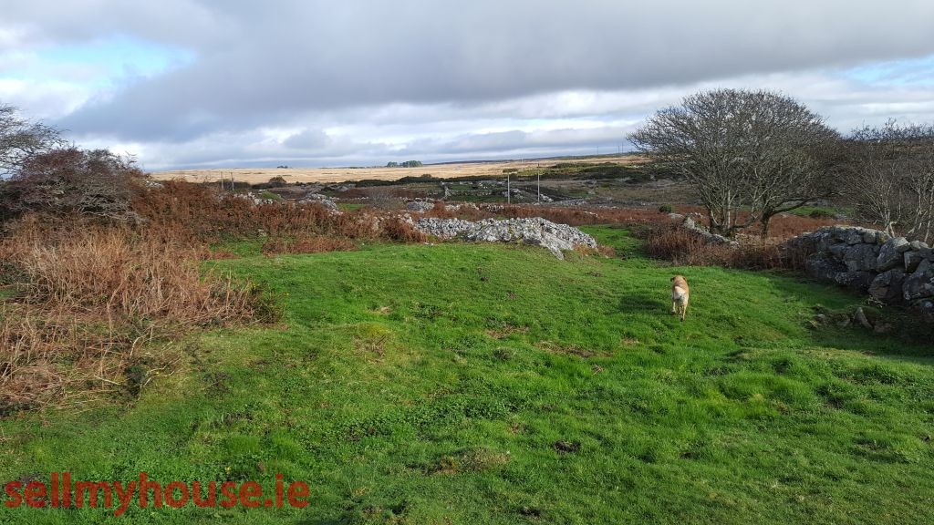 Half acre site at Corr Na Run Inverin