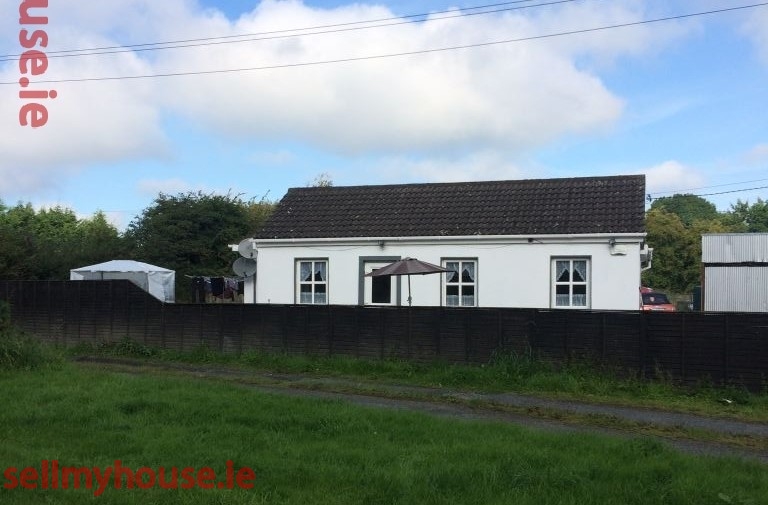 Kildare Cottage for sale by the Grand Canal