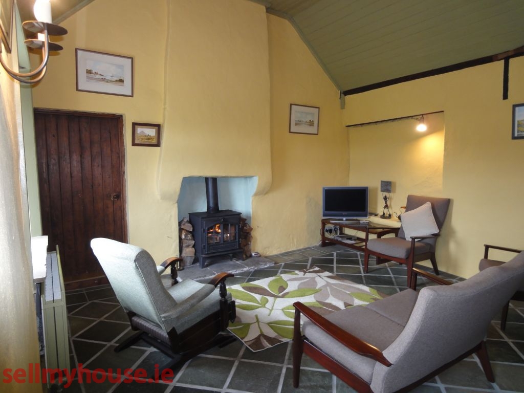 Maghery Cottage Coastal Property for sale in Dungloe privately by owner