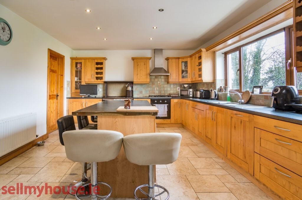 6 Bed Detached House at Courtwood